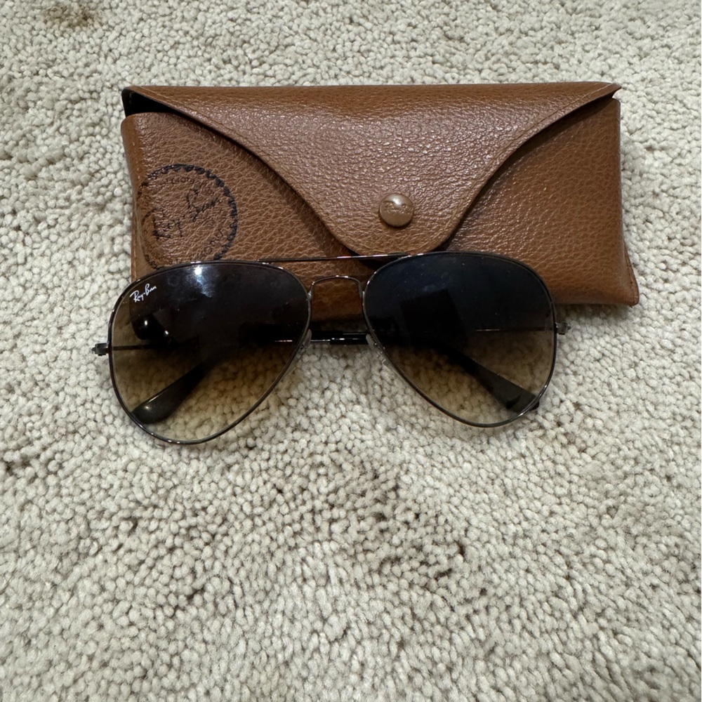 Ray-Ban Aviator sunglasses. Never been worn!
